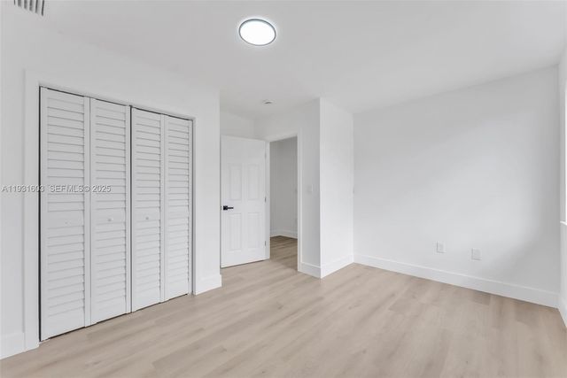 16054 SW 77th Ter, Miami, FL 33193