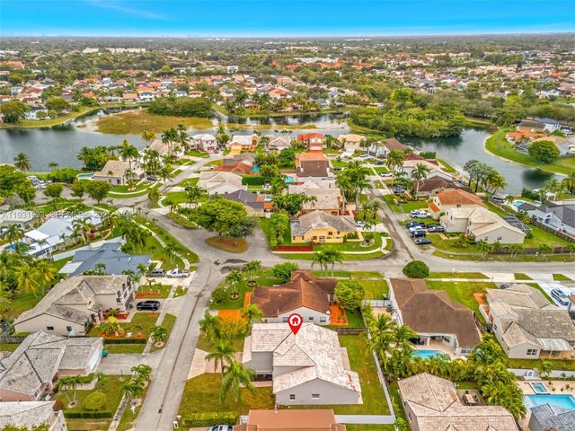 16054 SW 77th Ter, Miami, FL 33193