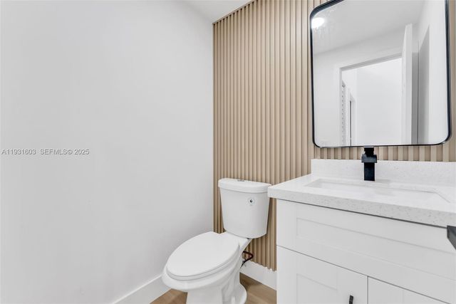 16054 SW 77th Ter, Miami, FL 33193