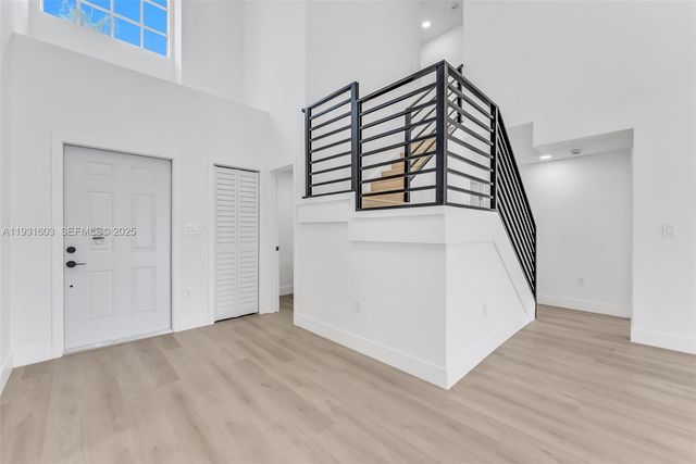 16054 SW 77th Ter, Miami, FL 33193