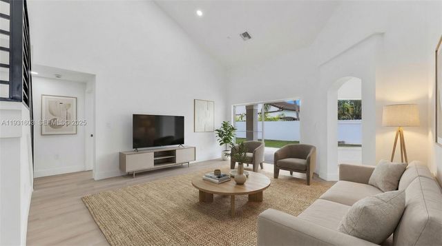 16054 SW 77th Ter, Miami, FL 33193