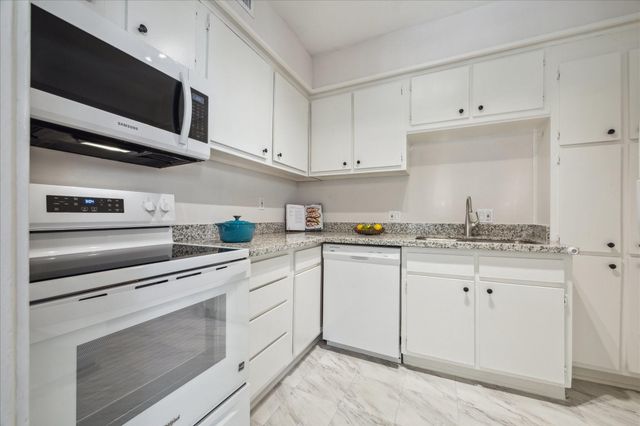 1214 Bartlett Street 14, Houston, TX 77006