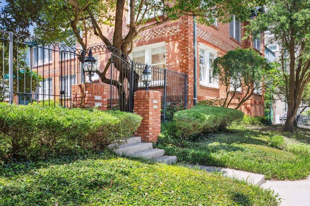 1214 Bartlett Street 14, Houston, TX 77006