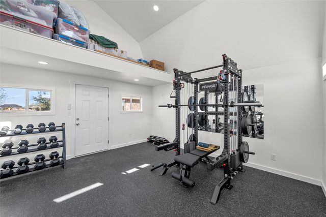 254 Oak Meadow Trail, Mcgregor, TX 76657