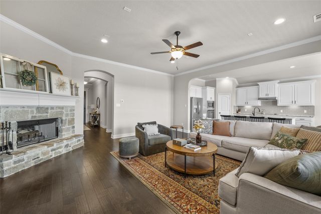 254 Oak Meadow Trail, Mcgregor, TX 76657