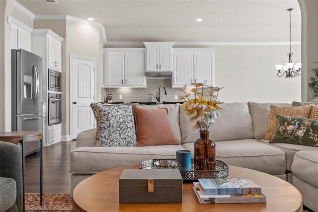 254 Oak Meadow Trail, Mcgregor, TX 76657