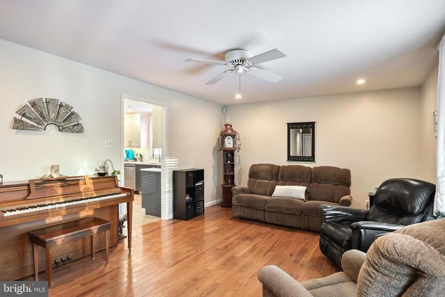 1 ECHO AVE, Moorestown, NJ 08057