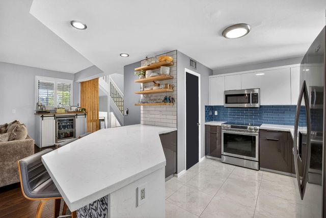 1401 NE 9th Street 13, Fort Lauderdale, FL 33304