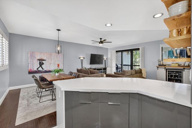 1401 NE 9th Street 13, Fort Lauderdale, FL 33304