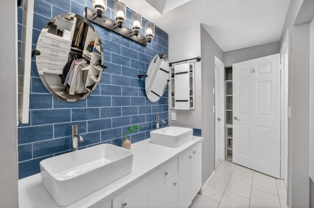 1401 NE 9th Street 13, Fort Lauderdale, FL 33304