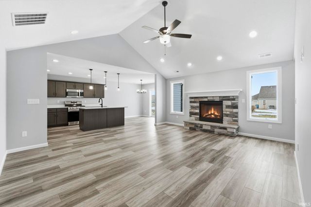 1372 Marsh Deer Run, Huntertown, IN 46748