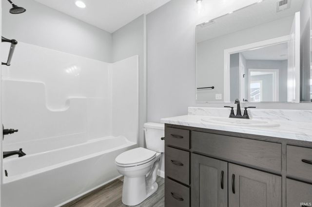 1372 Marsh Deer Run, Huntertown, IN 46748