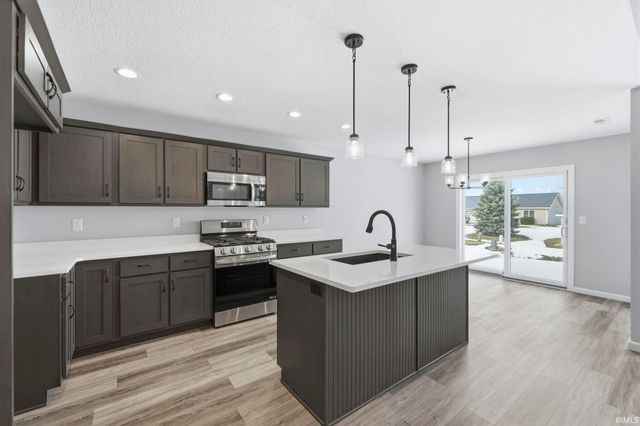 1372 Marsh Deer Run, Huntertown, IN 46748