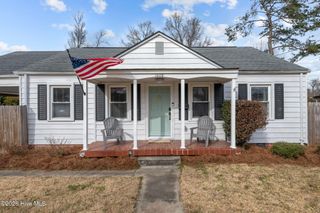 1608 Colonial Way, New Bern, NC 28560