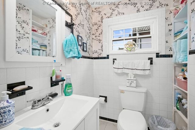 1599 Quarrier Street A, Charleston, WV 25311