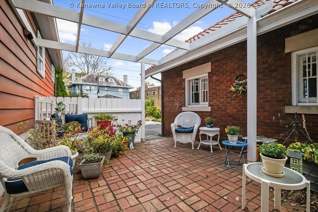 1599 Quarrier Street A, Charleston, WV 25311