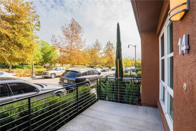 2700 E Chaucer 14, Los Angeles, CA 90065
