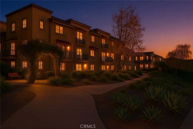 2700 E Chaucer 14, Los Angeles, CA 90065
