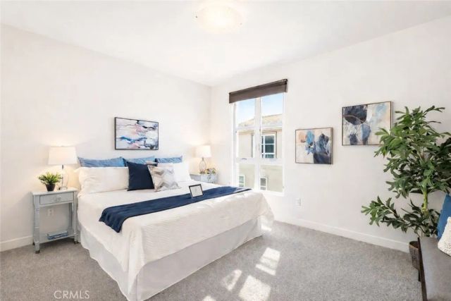 2700 E Chaucer 14, Los Angeles, CA 90065