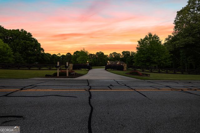 752 Grant Road, Brooks, GA 30205