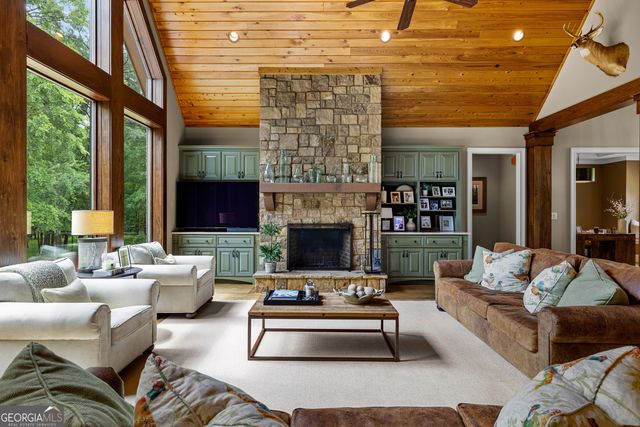 752 Grant Road, Brooks, GA 30205