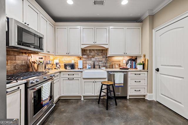 752 Grant Road, Brooks, GA 30205