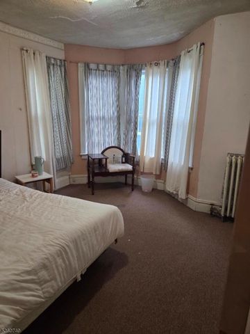 255 Arlington Ave, Jersey City, NJ 07305