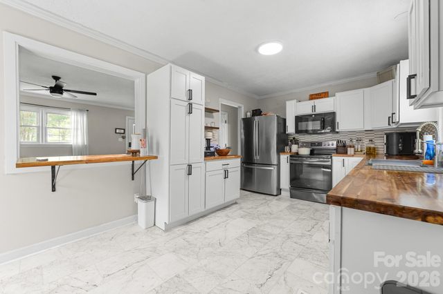 402 Wooddale Drive, Dallas, NC 28034