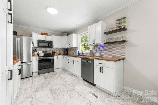 402 Wooddale Drive, Dallas, NC 28034