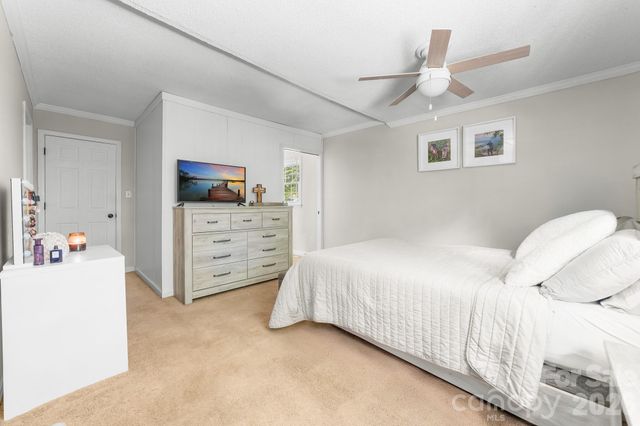 402 Wooddale Drive, Dallas, NC 28034