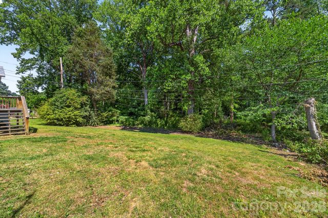 402 Wooddale Drive, Dallas, NC 28034