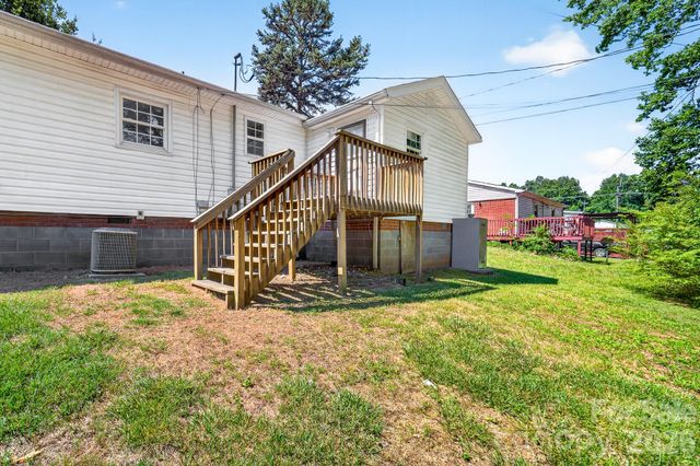 402 Wooddale Drive, Dallas, NC 28034