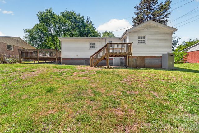 402 Wooddale Drive, Dallas, NC 28034