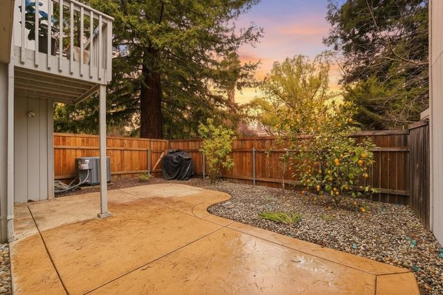 5274 Lake Knoll Ln, Fair Oaks, CA 95628