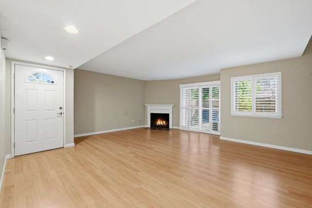 5274 Lake Knoll Ln, Fair Oaks, CA 95628