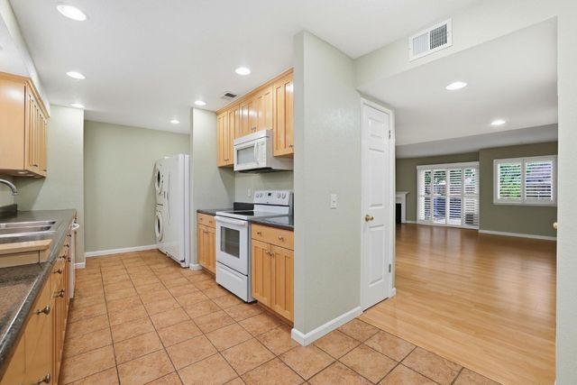 5274 Lake Knoll Ln, Fair Oaks, CA 95628