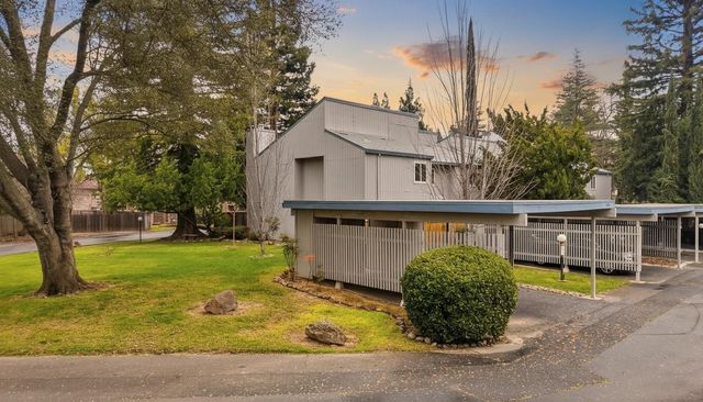 5274 Lake Knoll Ln, Fair Oaks, CA 95628