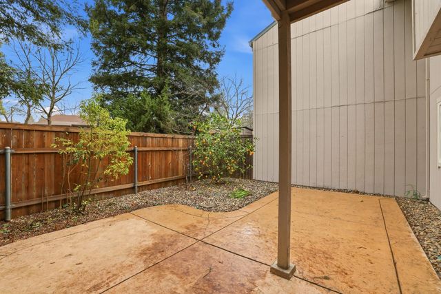 5274 Lake Knoll Ln, Fair Oaks, CA 95628