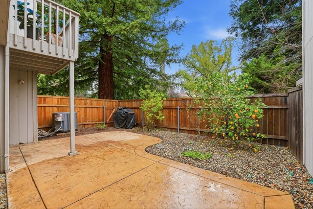 5274 Lake Knoll Ln, Fair Oaks, CA 95628