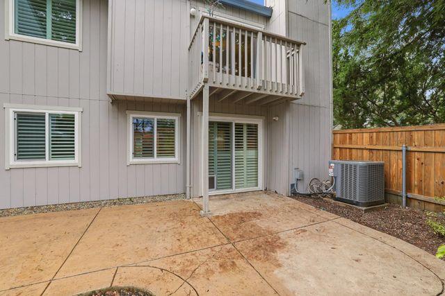 5274 Lake Knoll Ln, Fair Oaks, CA 95628