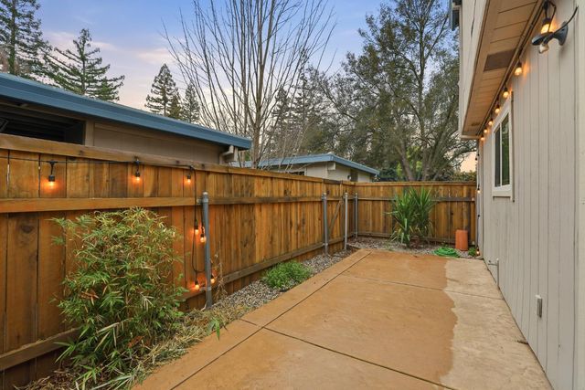 5274 Lake Knoll Ln, Fair Oaks, CA 95628