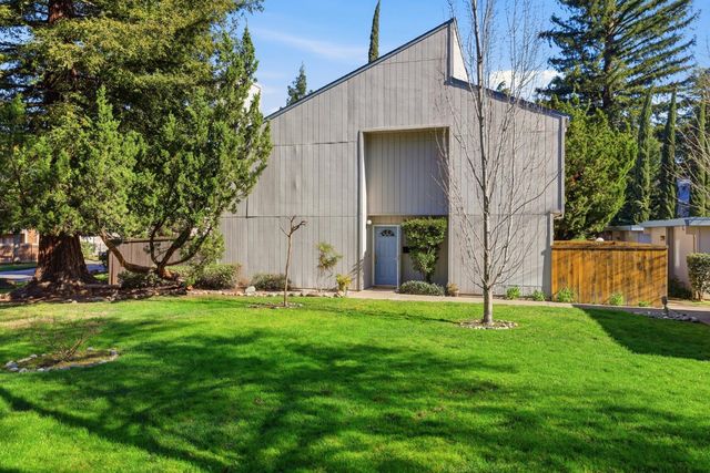 5274 Lake Knoll Ln, Fair Oaks, CA 95628