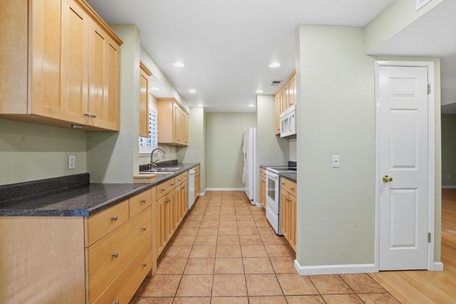 5274 Lake Knoll Ln, Fair Oaks, CA 95628