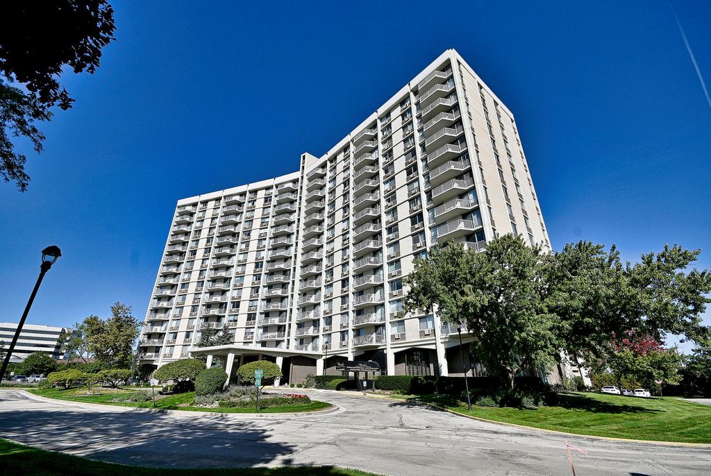 40 N Tower Road 7H, Oak Brook, IL 60523 — photo 2