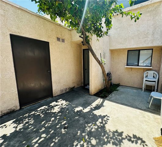 15031 Chatsworth 22, San Fernando, CA 91345
