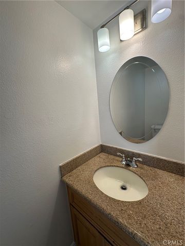 15031 Chatsworth 22, San Fernando, CA 91345