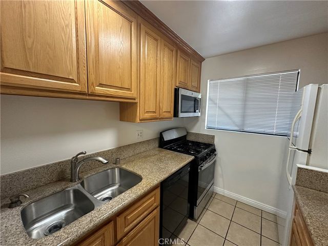 15031 Chatsworth 22, San Fernando, CA 91345