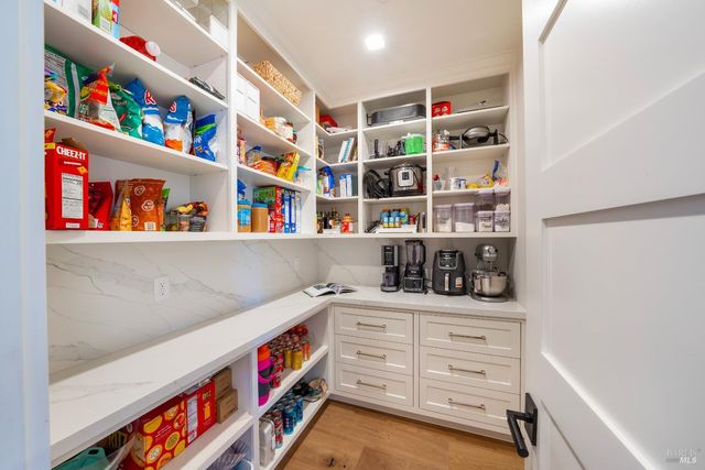 3523 Hanover Pl, Santa Rosa, CA 95404