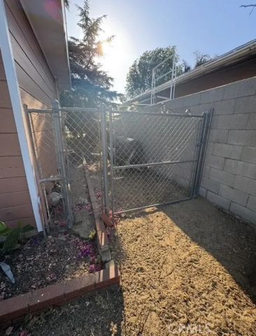 9167 Citrus Avenue, Fontana, CA 92335