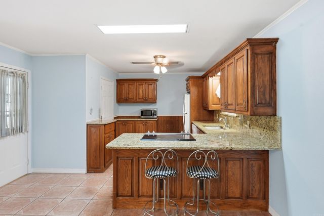 406 Cottonwood Street, Hot Springs, AR 71913